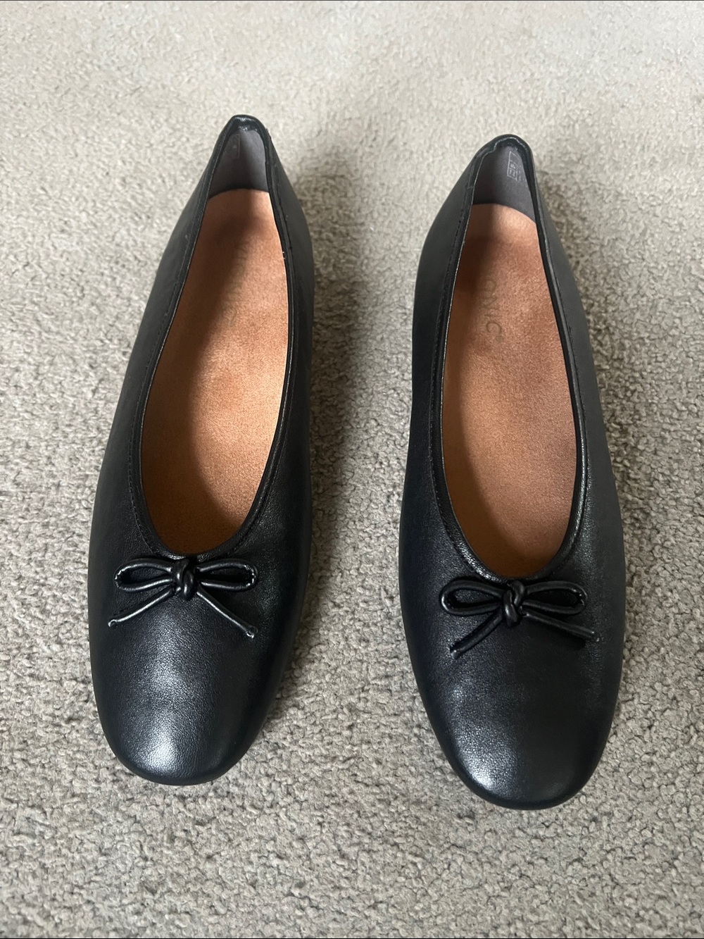 Classic Black Leather Ballet Flats - Vionic